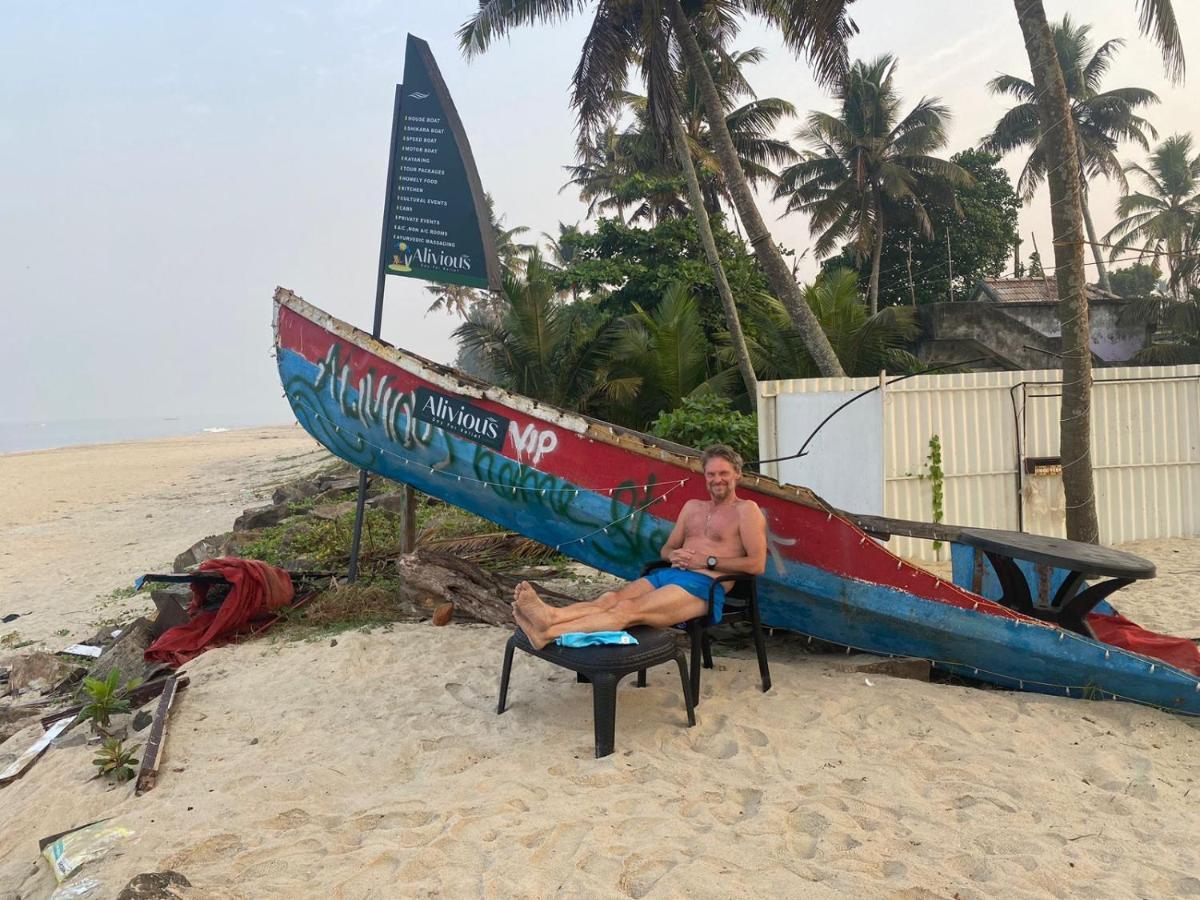 Alivious Beach Homestay Alappuzha Экстерьер фото